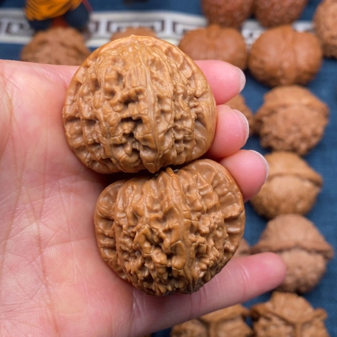 文玩核桃把件39三角白