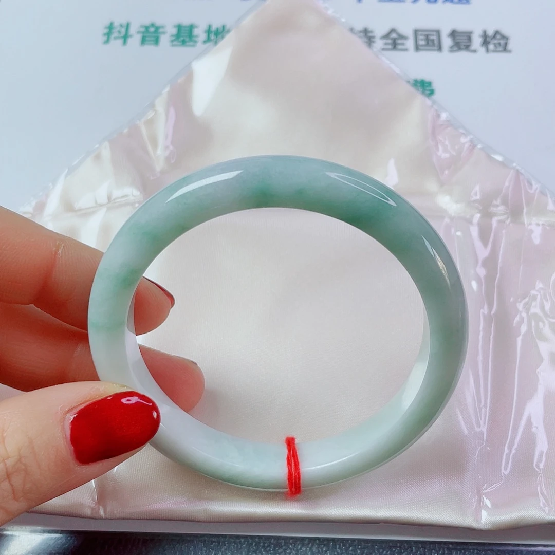 翡翠未镶嵌手镯圈口59.3宽11.5厚8:5