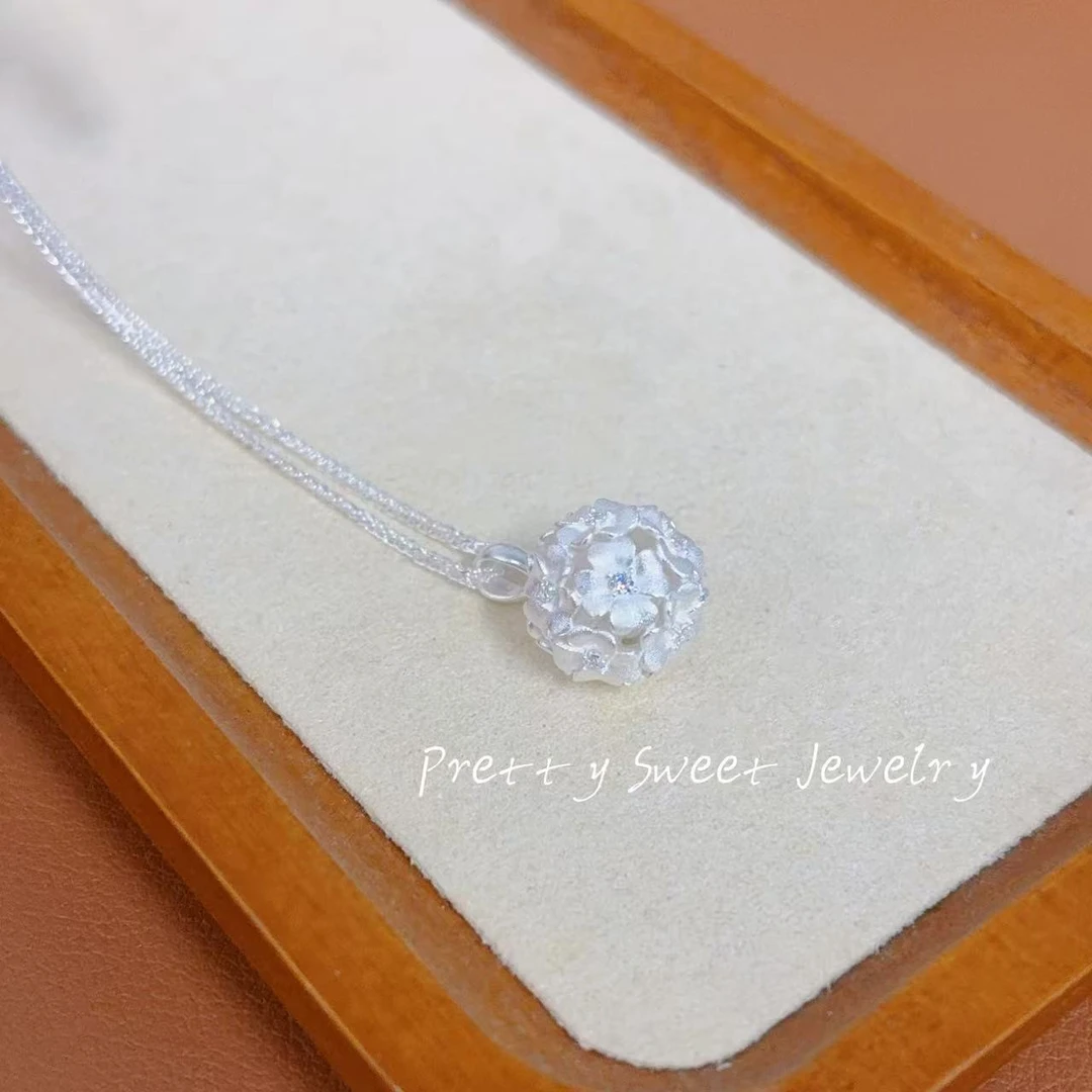 坠链均足银锆石 素款复古轻奢欧若精灵风足银小花球项链