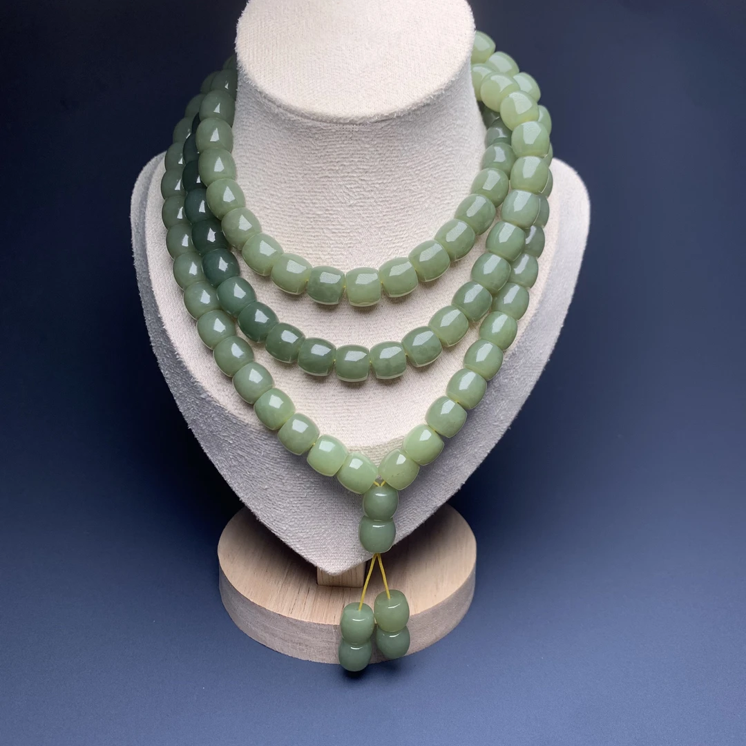 F401海川拍卖和田玉手串