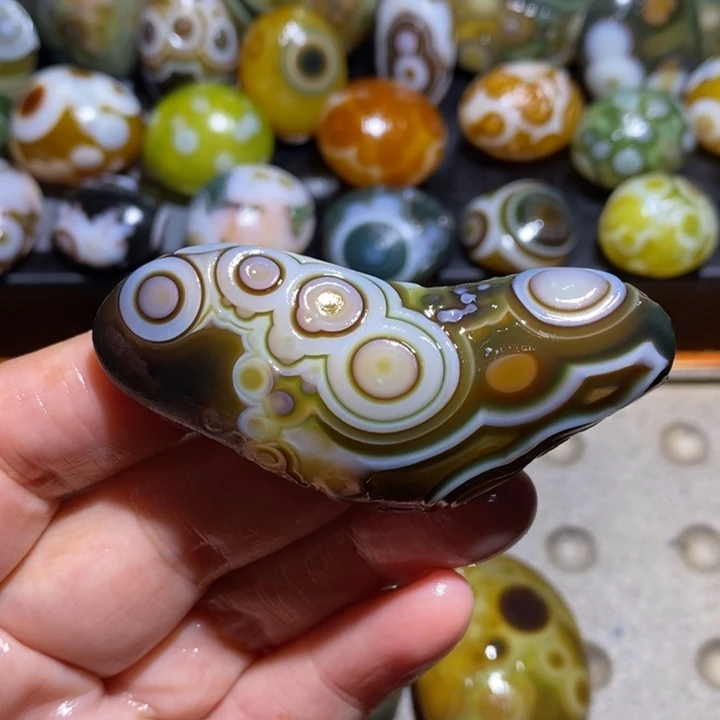 未镶嵌玛瑙/玉髓珠宝半成品63