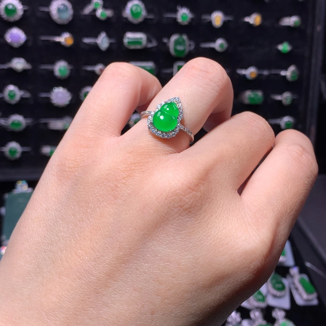 翡翠银S925镶嵌颈饰翡翠