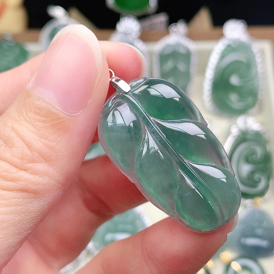 翡翠未镶嵌颈饰吊坠