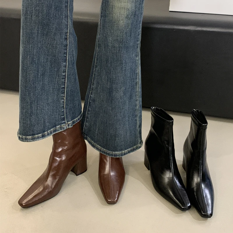 时尚气质粗跟小短靴新款秋冬高跟皮靴软皮百搭马丁靴女加绒瘦瘦靴