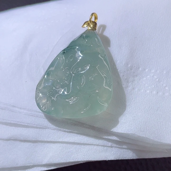 翡翠颈饰18K金镶嵌翡翠