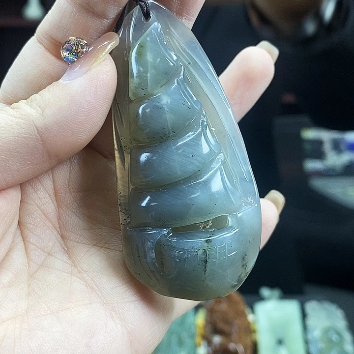 蛇纹石玉吊坠未镶嵌