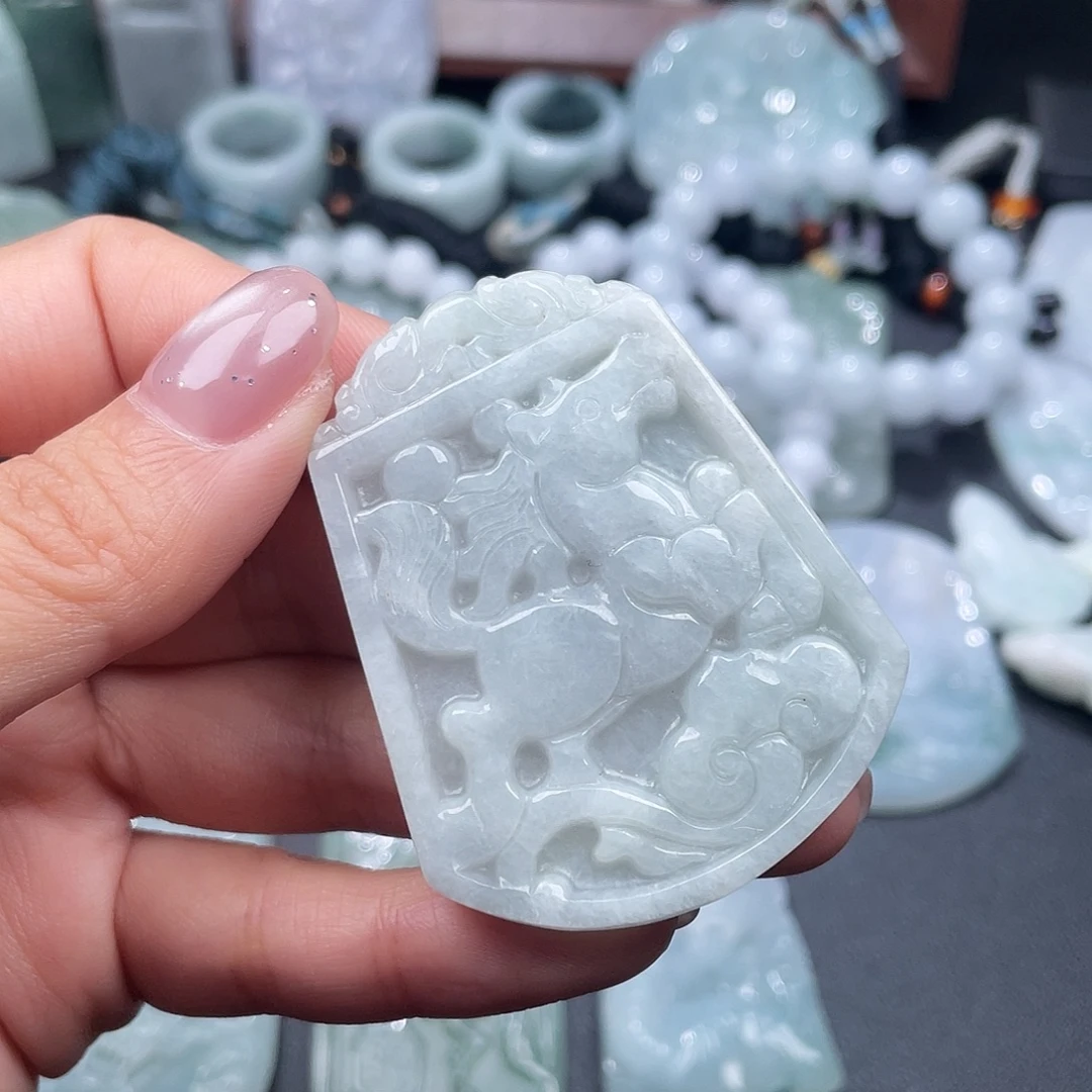 翡翠未镶嵌颈饰翡翠