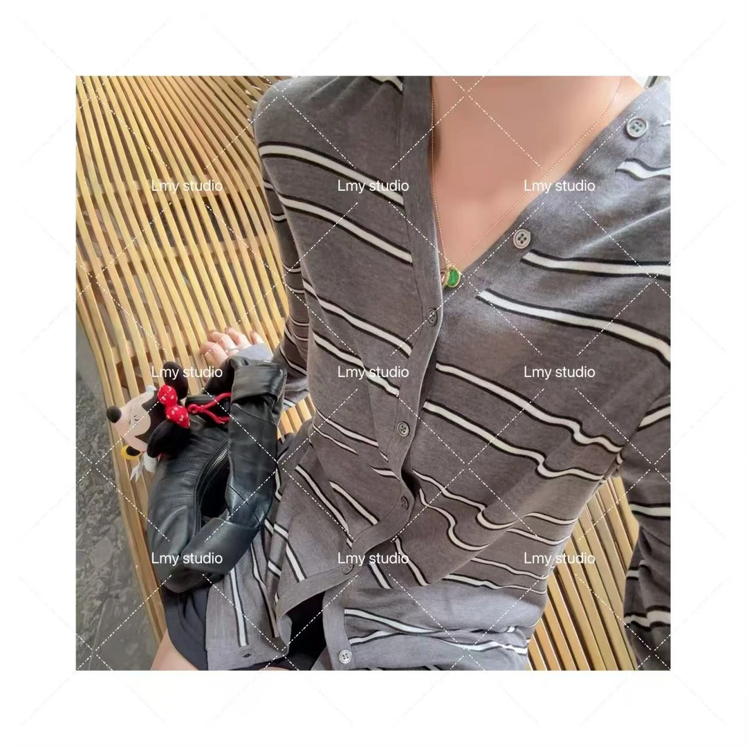 撞色两穿定制天丝羊毛混纺扣子纸片人上衣