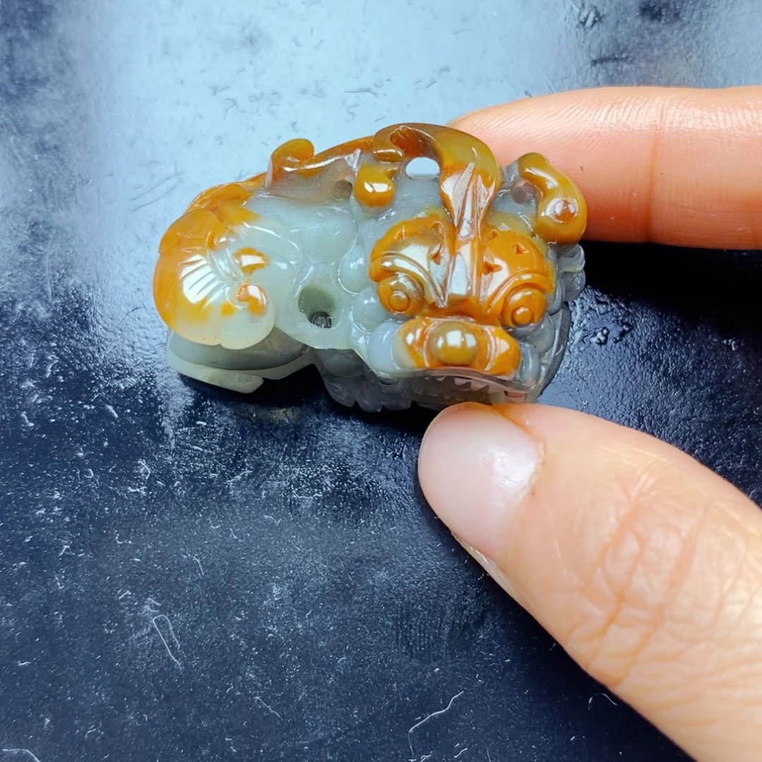 石英质玉（黄龙玉）未镶嵌吊坠(不含链)