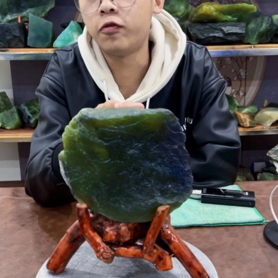 未镶嵌蛇纹石玉原石L**y