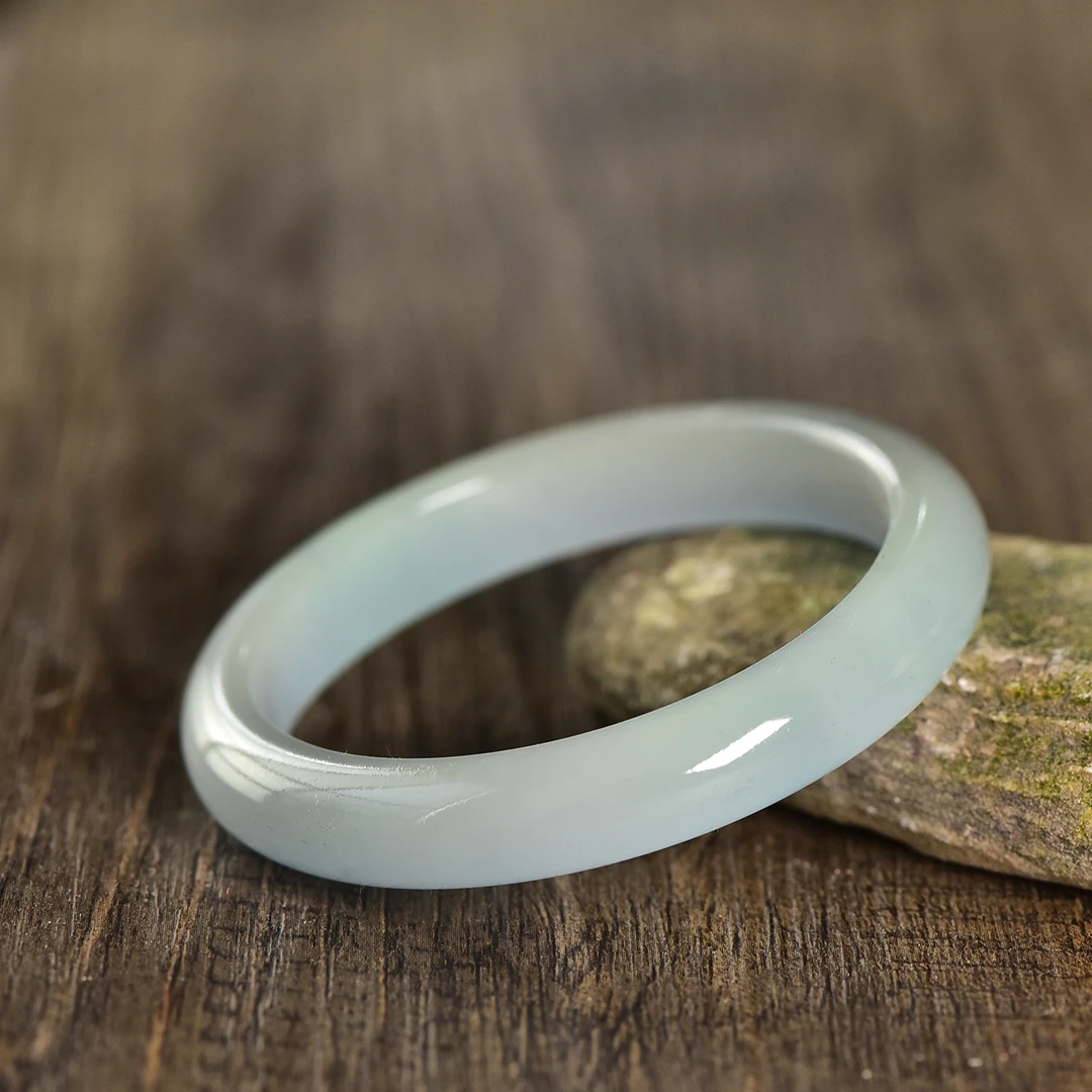 时尚大女王冰透女款精美美人镯多样性发其一