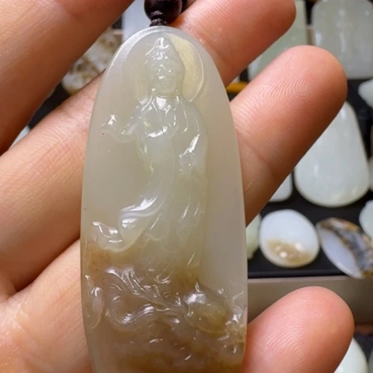 和田玉未镶嵌颈饰