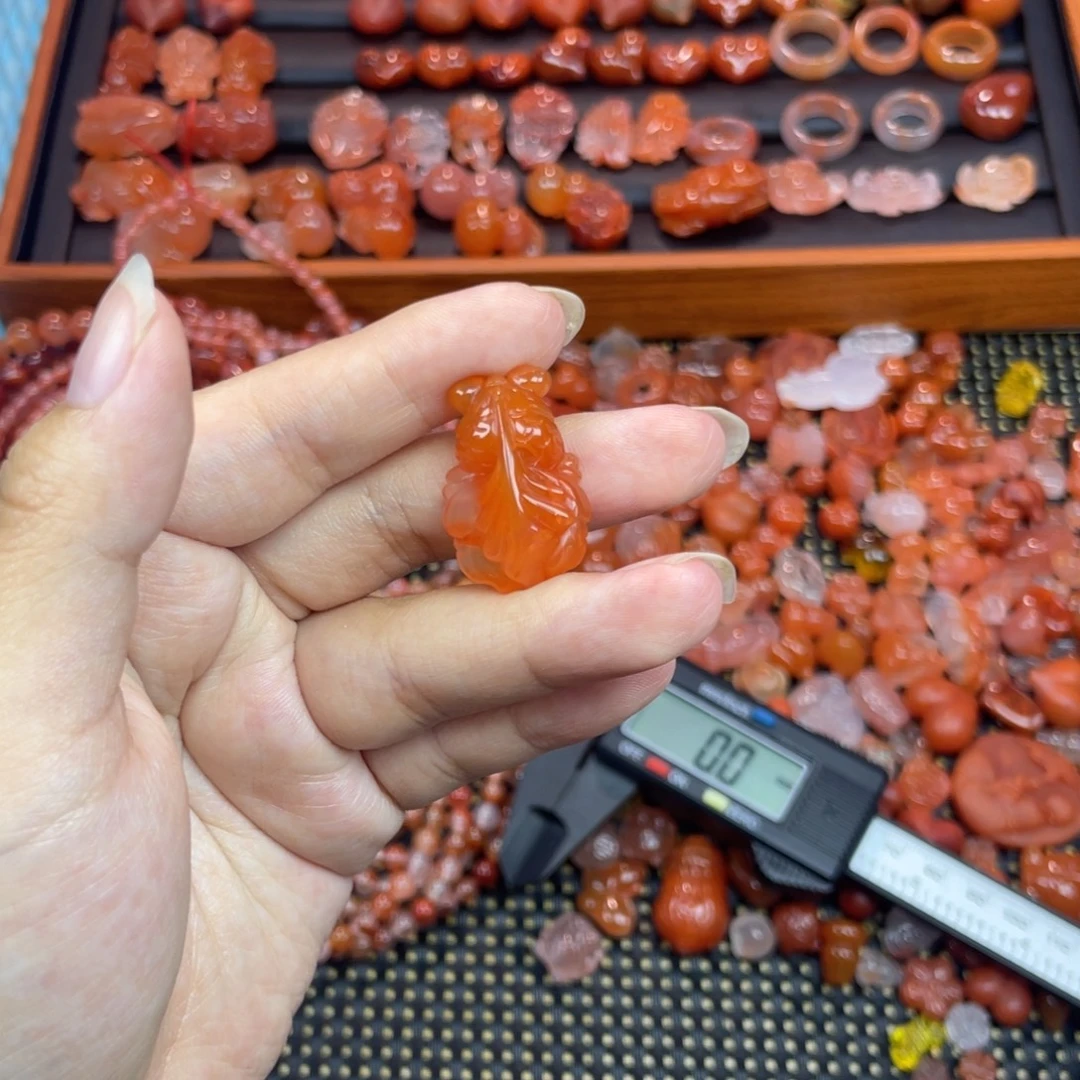 南红玛瑙未镶嵌配饰金鱼