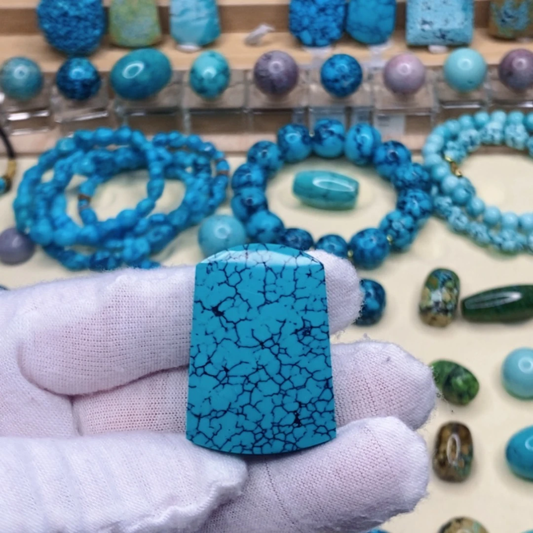 绿松石未镶嵌珠宝奇石