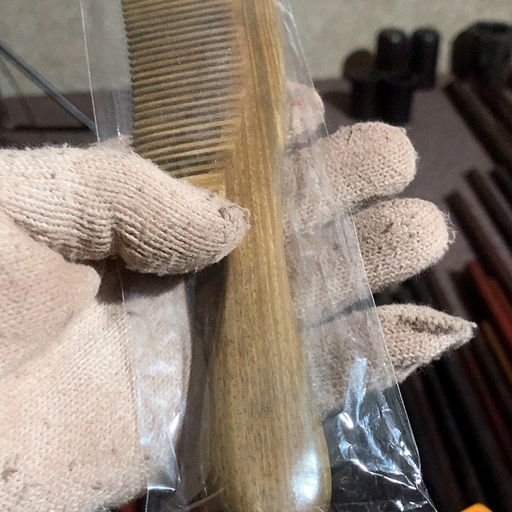 东非黑黄檀（紫光檀）狼*?绿檀木梳子