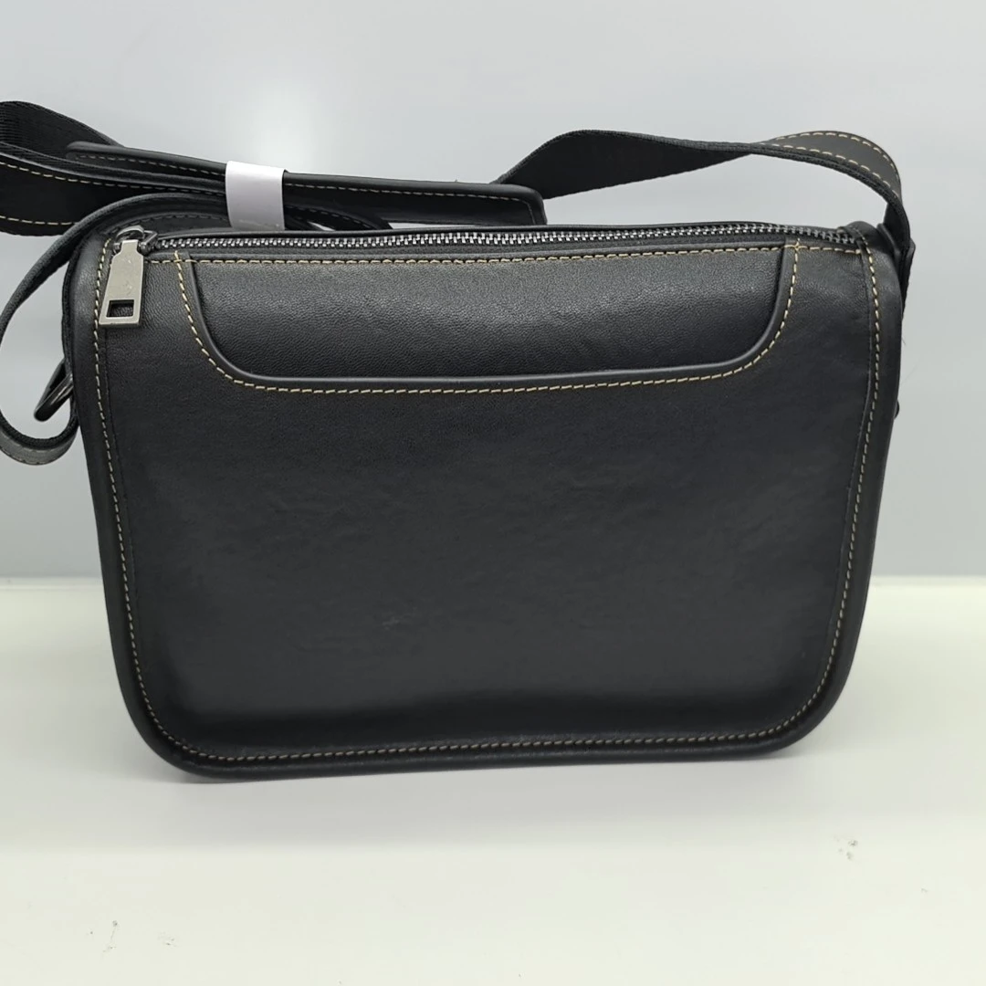 斜跨包时尚拉链邮差包光面邮差日式男士单肩包