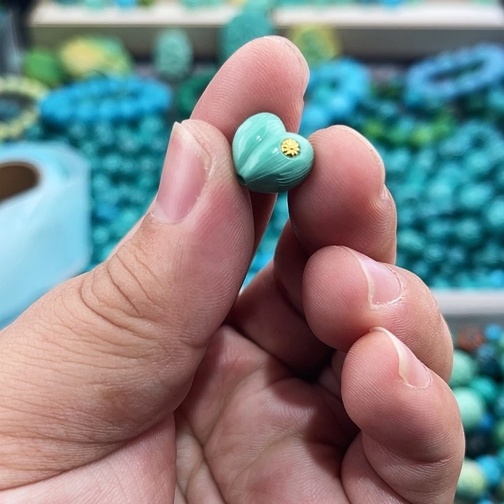 未镶嵌菱锰矿珠宝半成品