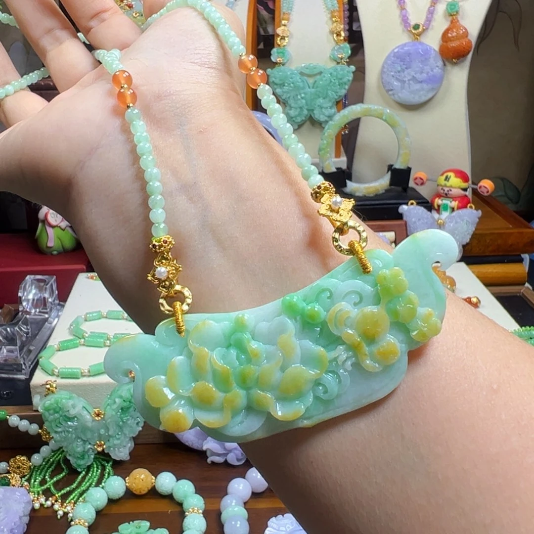 翡翠未镶嵌毛衣链阳绿俏色如意