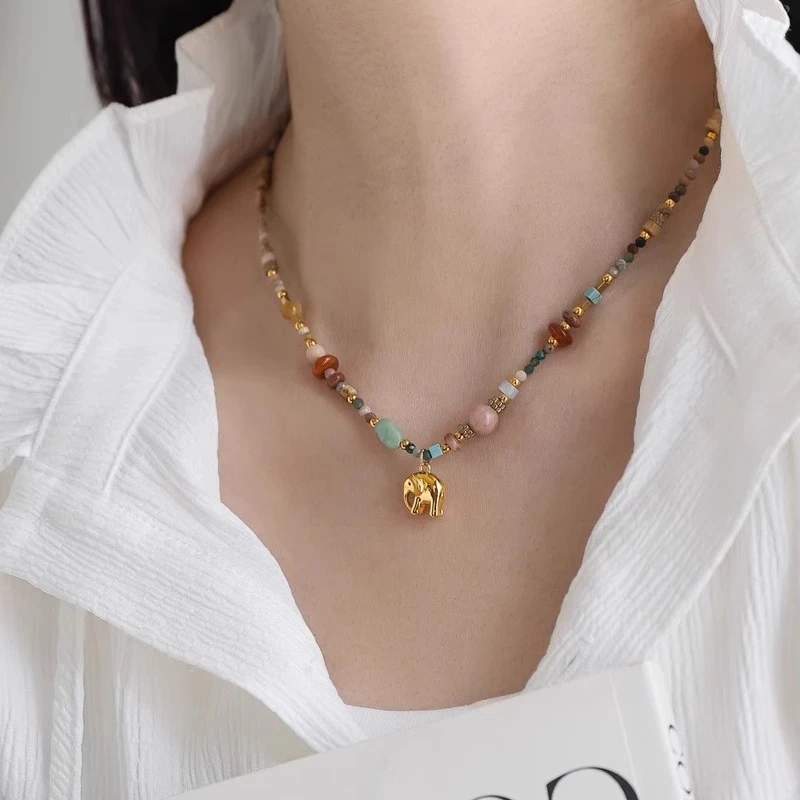 钛钢项链 复古彩色串珠小象吊坠项链法式多巴胺轻奢气质锁骨链女