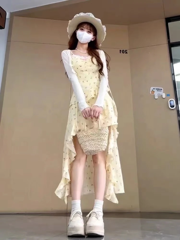 甜美风碎花吊带裙套装女夏季新款防晒开衫不规则设计收腰显瘦长裙