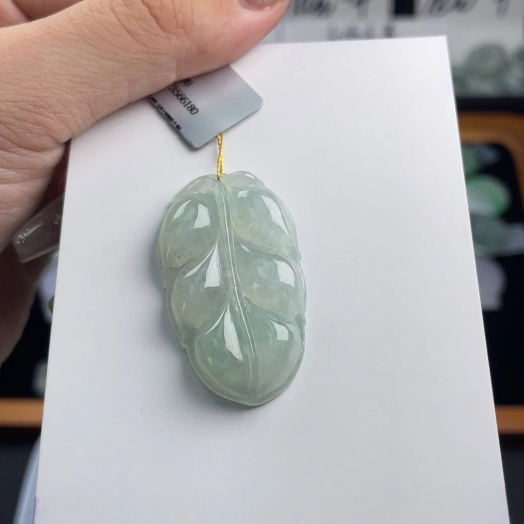 颈饰未镶嵌翡翠叶子