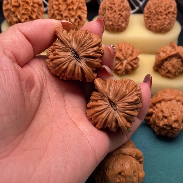 人***悔桃核吊坠平谷四座楼41