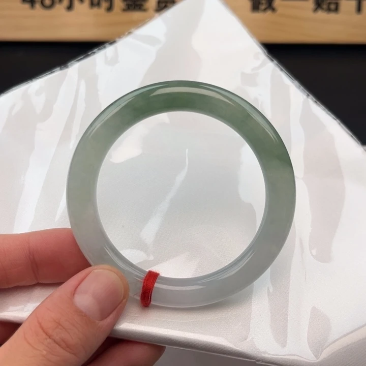 翡翠未镶嵌手镯-1
