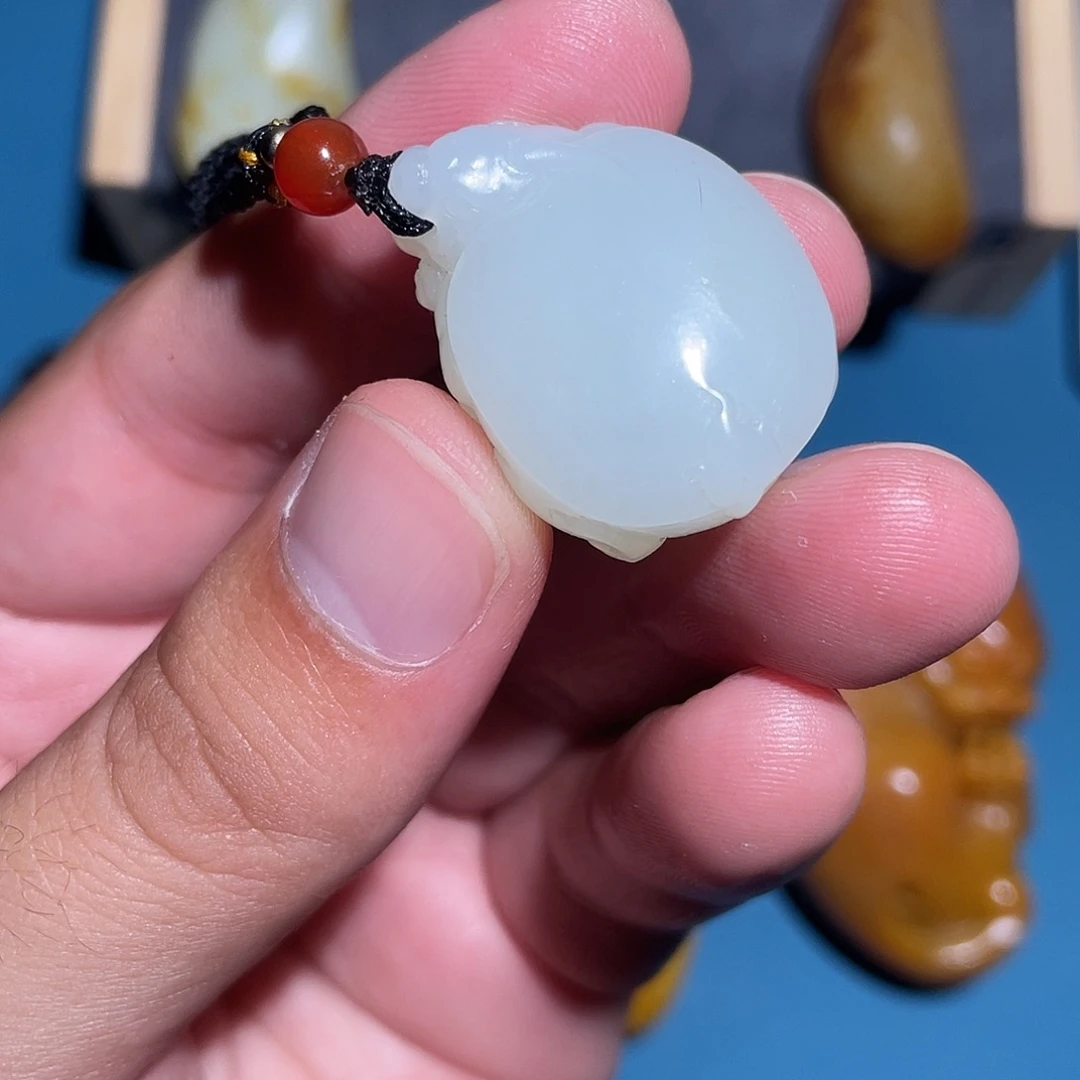 和田玉未镶嵌车挂