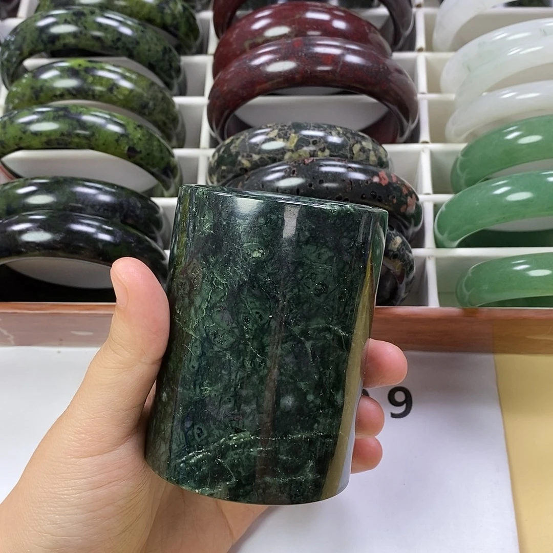 蛇纹石玉未镶嵌水杯