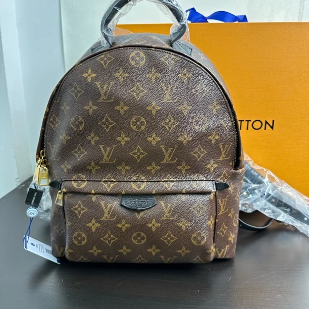 99新 LouisVuitton/路易威登 A056/Lv老花大号双肩包
