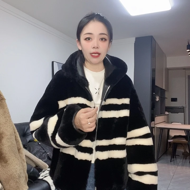 绵羊皮皮毛一体瑕疵品L140斤内