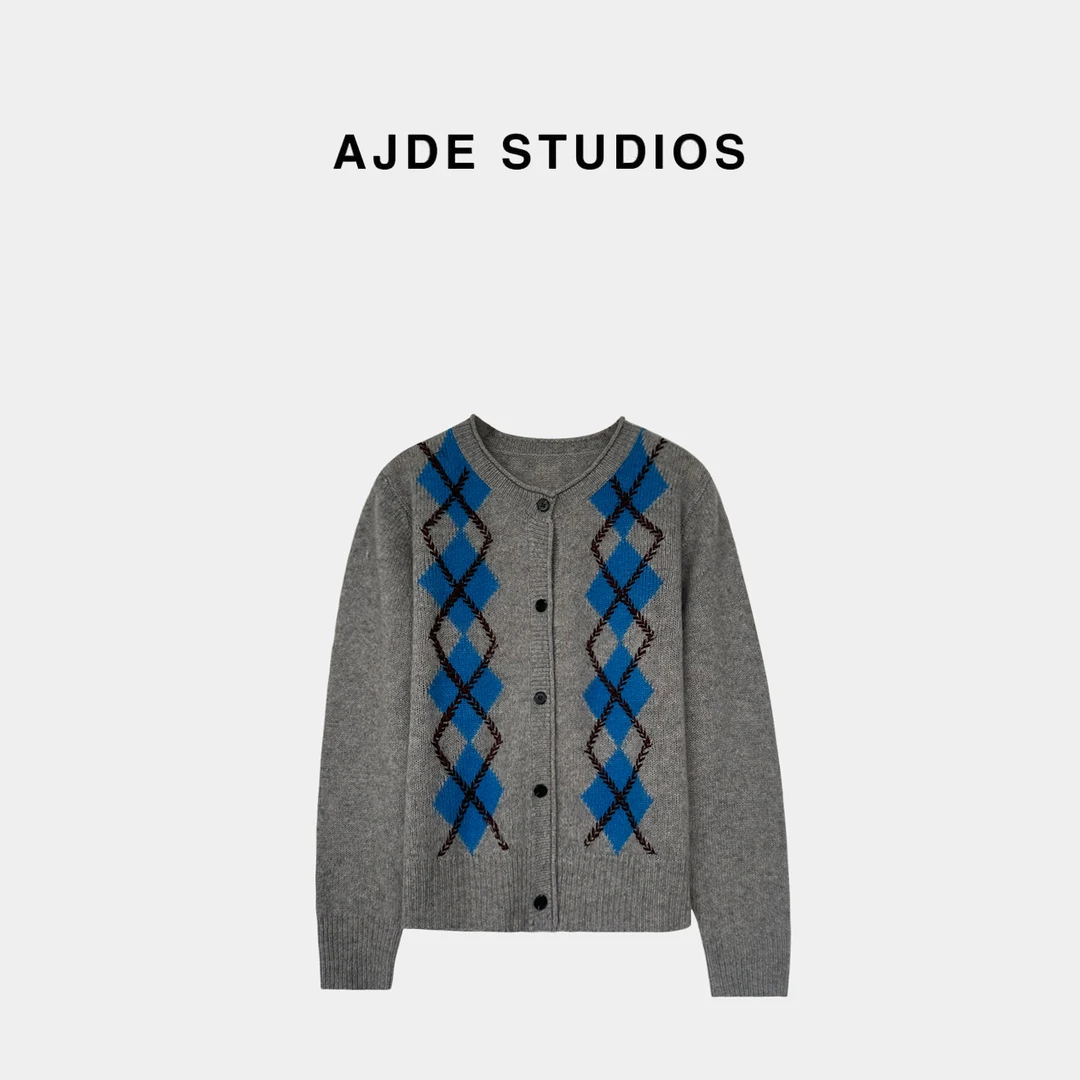 AJDE｜小浣熊复古勾花毛衣01秋冬穿搭