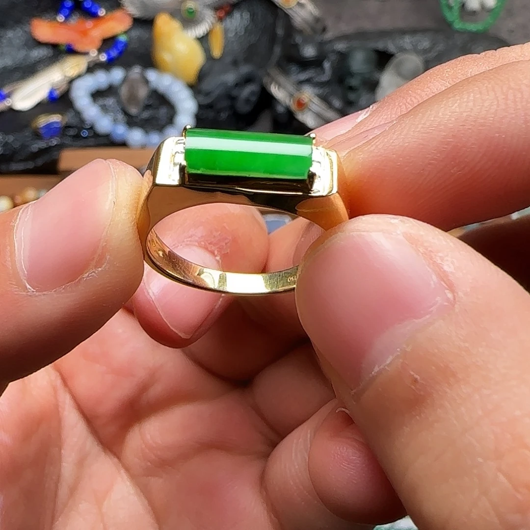 岳***才翡翠18K金镶嵌戒指