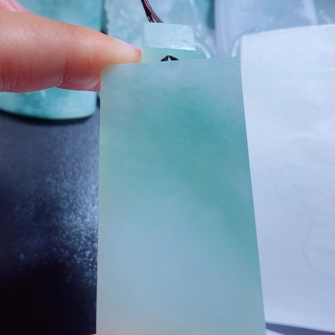 定制翡翠未镶嵌毛货不支持退换货，付款后确认抛光