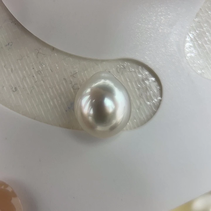 颈饰未镶嵌海水珍珠10-11mm 澳白 蓝粉光H6