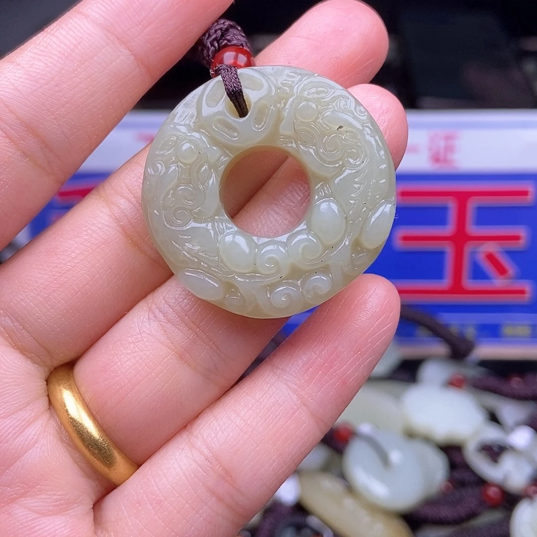颈饰未镶嵌和田玉