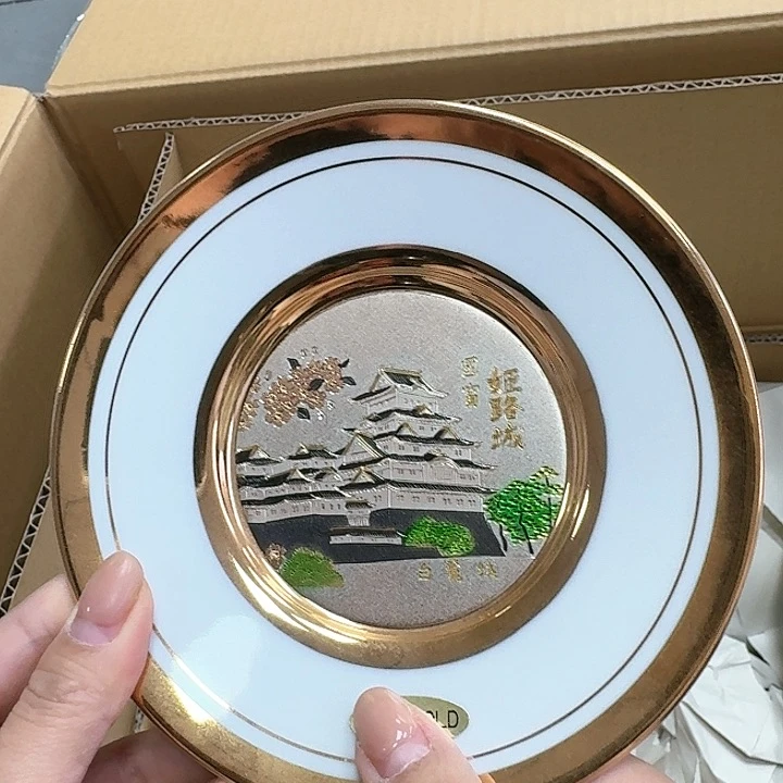 用****3瓷器。  瓷器。