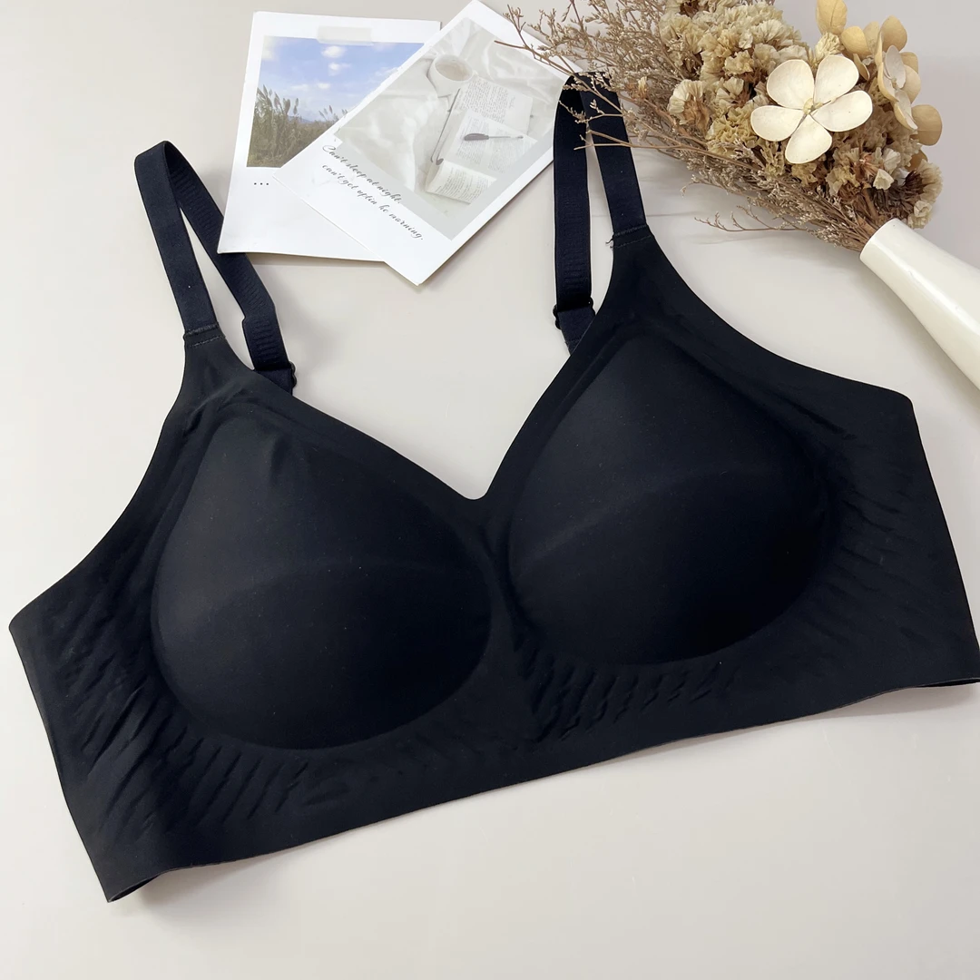 C02无痕收副乳聚拢青年女性排口款文胸bra抹胸大胸显小果冻条软支