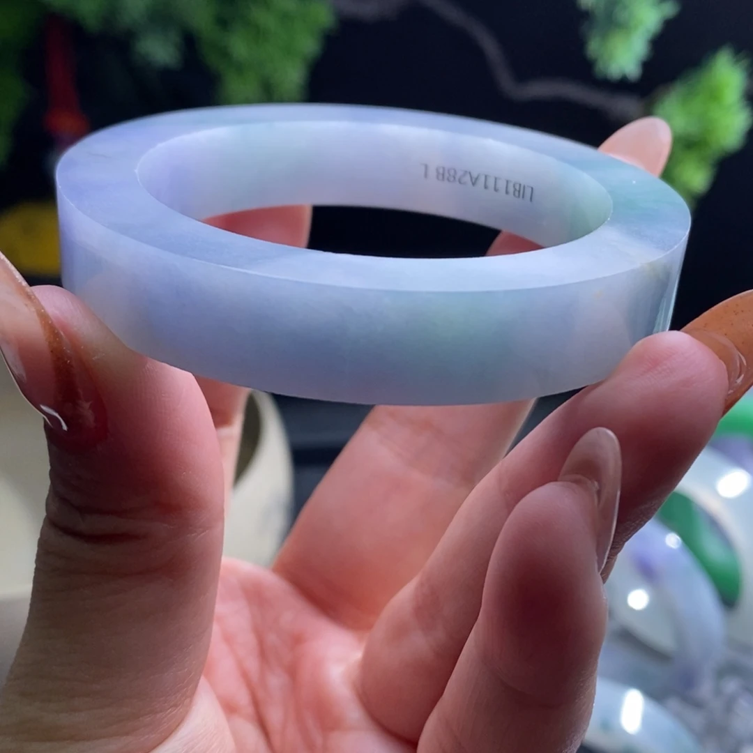 定制翡翠未镶嵌翡翠手镯