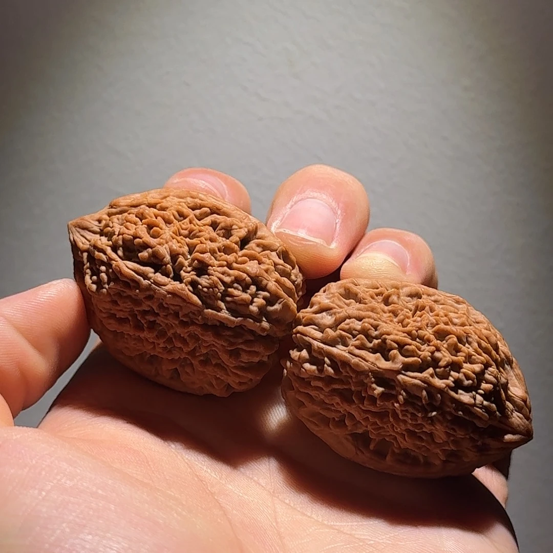 文玩核桃吊坠一丢丢浮黄宝瓶