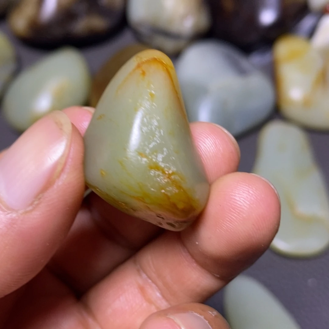 未镶嵌和田玉（糖玉）挂件
