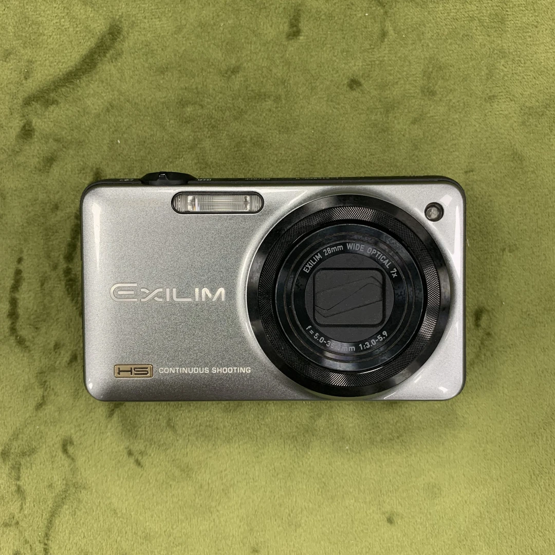 9新 Casio/卡西欧 zr10 广角小长焦1200w像素 外观99新屏幕微暗角