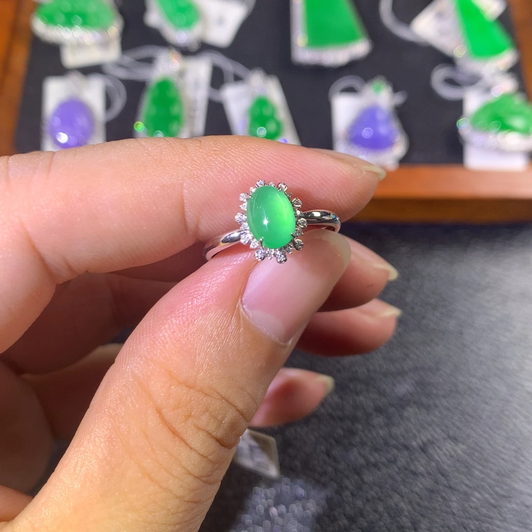 丽***丽翡翠18K金镶嵌戒指翡翠