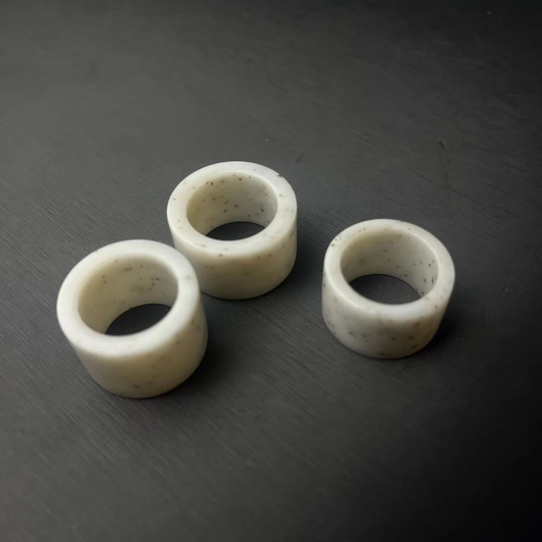 ZBG2537白玉桂花麻糖点戒指(珠宝多样性发其一）