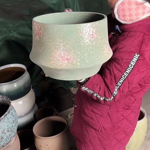口28高22瑕疵盆子。