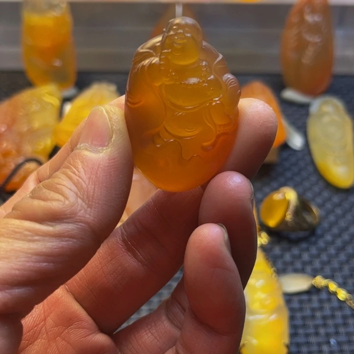 禾***庄石英质玉未镶嵌旦面