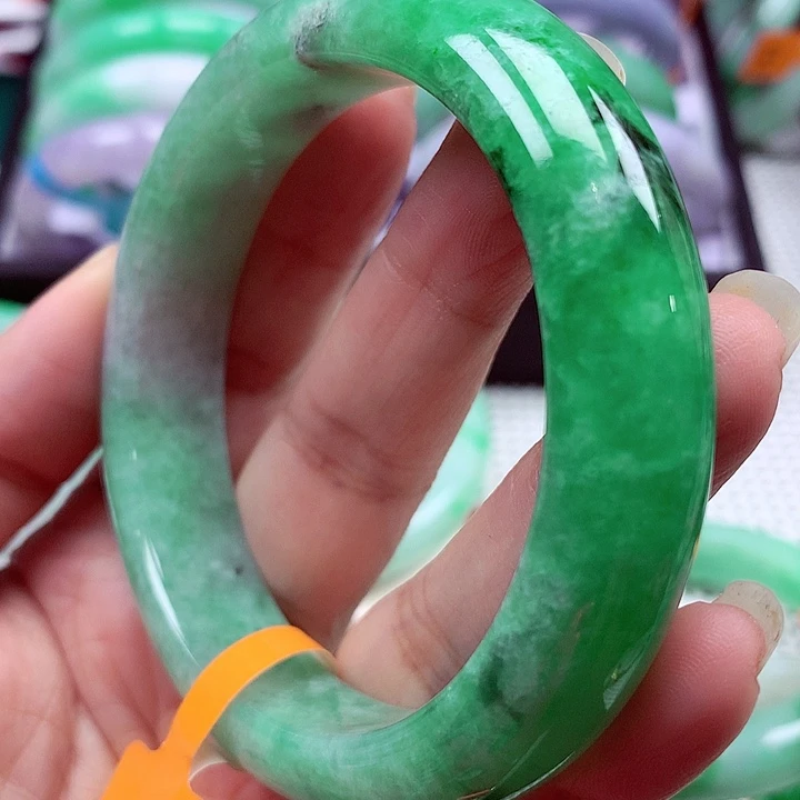 翡翠未镶嵌手镯翡翠