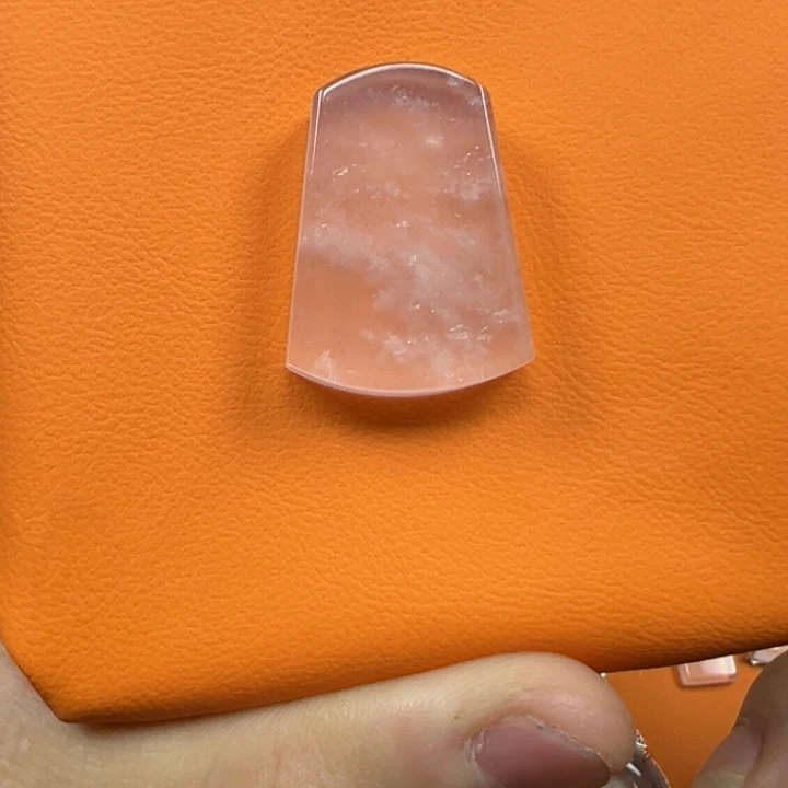 石英质玉未镶嵌颈饰无事牌