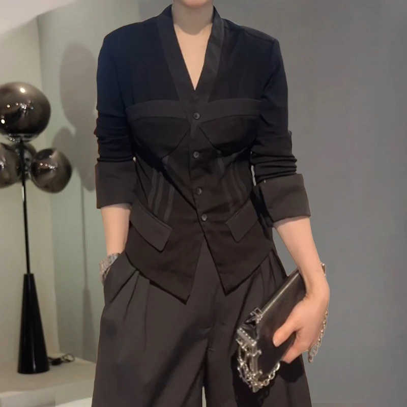 法式优雅轻熟风V领衬衫女早秋高级时髦收腰显瘦遮肉单排扣上衣