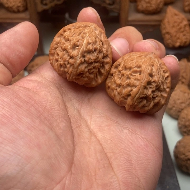 文玩核桃把件贱***头34全品三角白